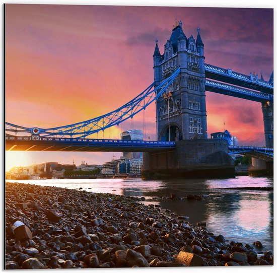 Dibond - Foto van de Tower Bridge Met een Mooie Zonsondergang - 50x50cm Foto op Aluminium (Met Ophangsysteem)