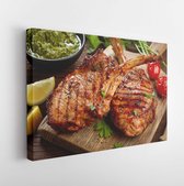 Onlinecanvas - Schilderij - Freshly Grilled Tomahawk Steaks On Wooden Cutting Board Art Horizontal Horizontal - Multicolor - 40 X 50 Cm