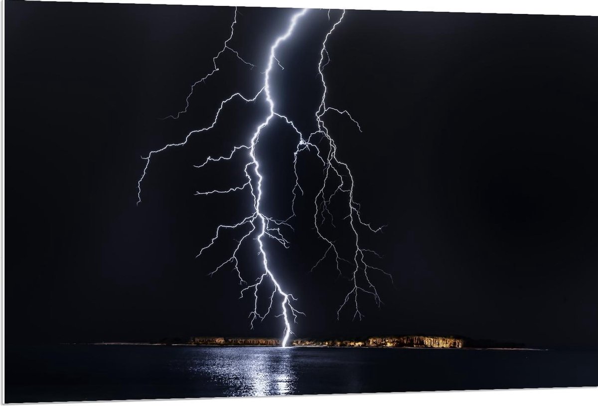Forex - Bliksem Slaat in in de Zee - 120x80cm Foto op Forex op Prijzenvolger.com