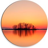 Dibond Wandcirkel - silhouet Eilandje tijdens Zonsondergang - 30x30cm Foto op Aluminium Wandcirkel (met ophangsysteem)