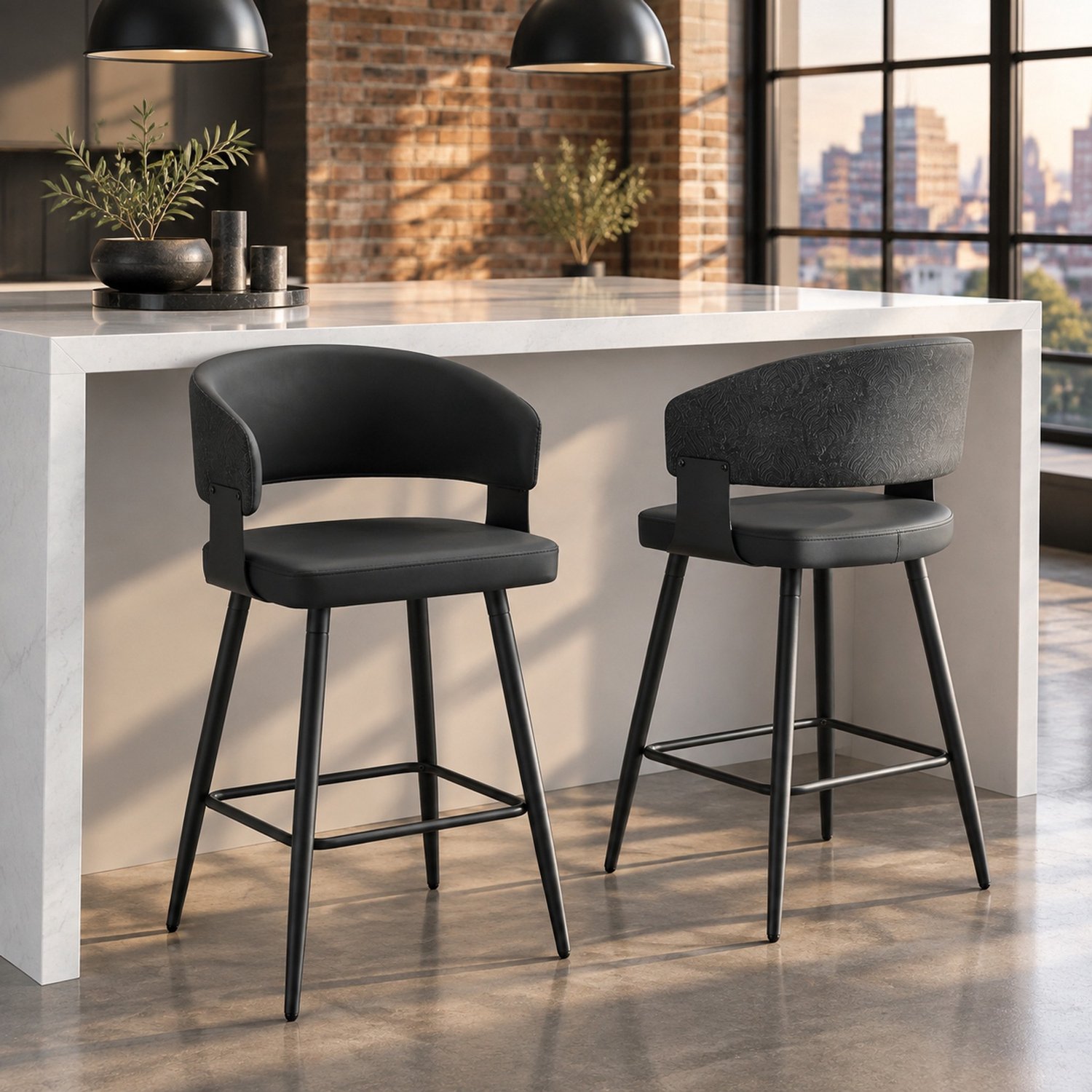 WUVRIE Set van 2 eetkamerstoelen met armleuningen - Kunstleren bekleding en metalen onderstel - Zwart