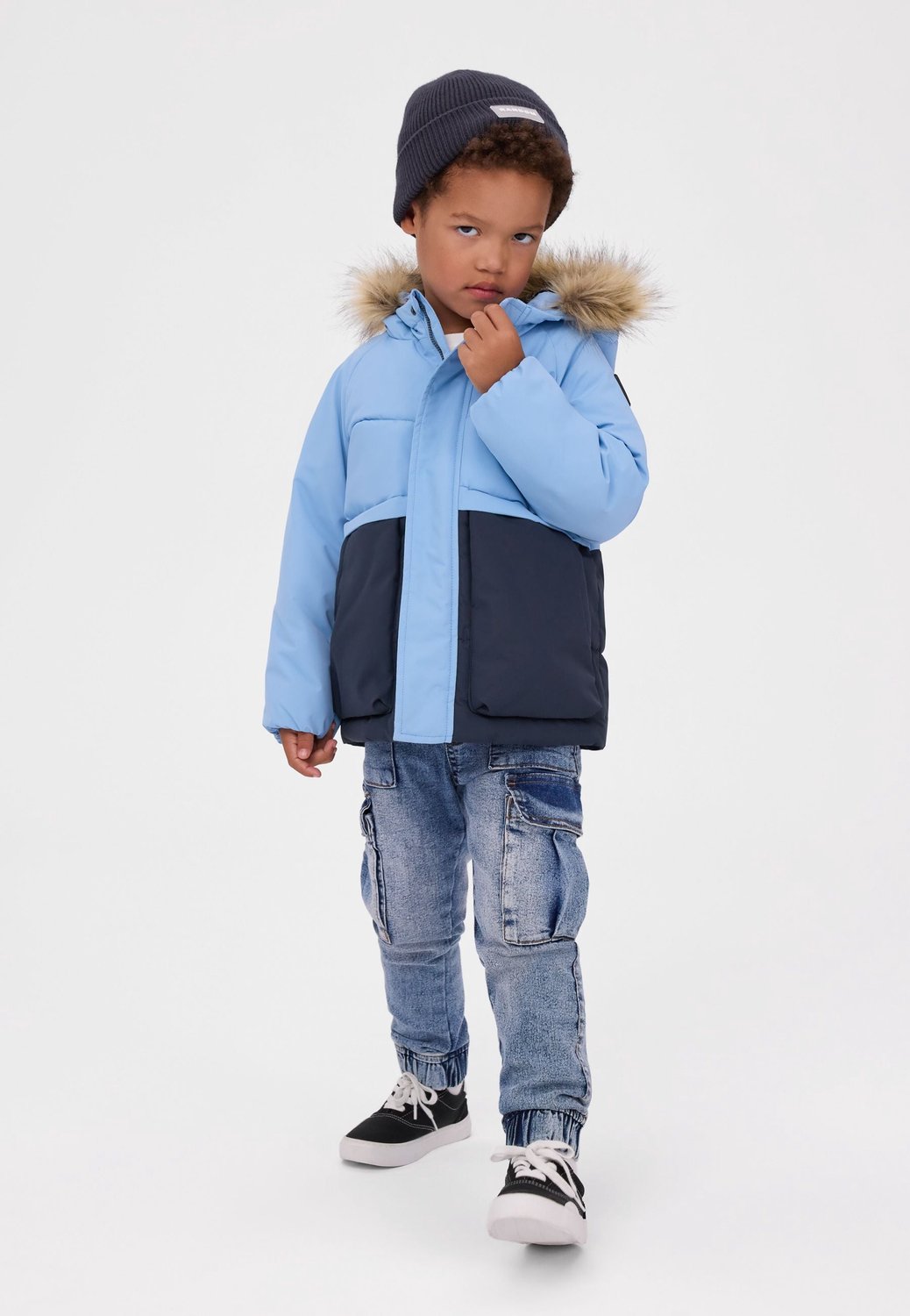 Minoti winterjas jongens – parka met kleurvlakken – lichtblauw en marineblauw