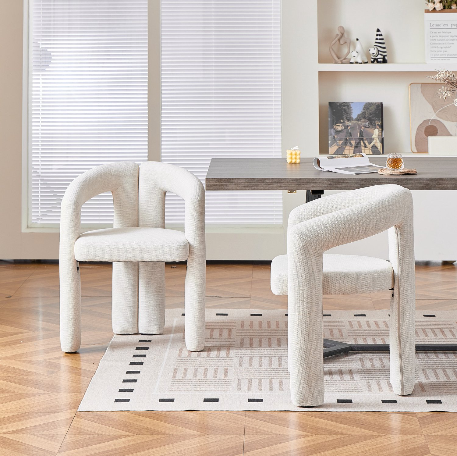 CHICFURN Eetkamerstoel - Met armleuningen - Chenillestof - Beige
