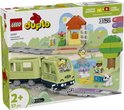 Verpakking van LEGO DUPLO Interactieve avonturentrein 10427 met 57 onderdelen, afgebeeld in een 3D-perspectief.