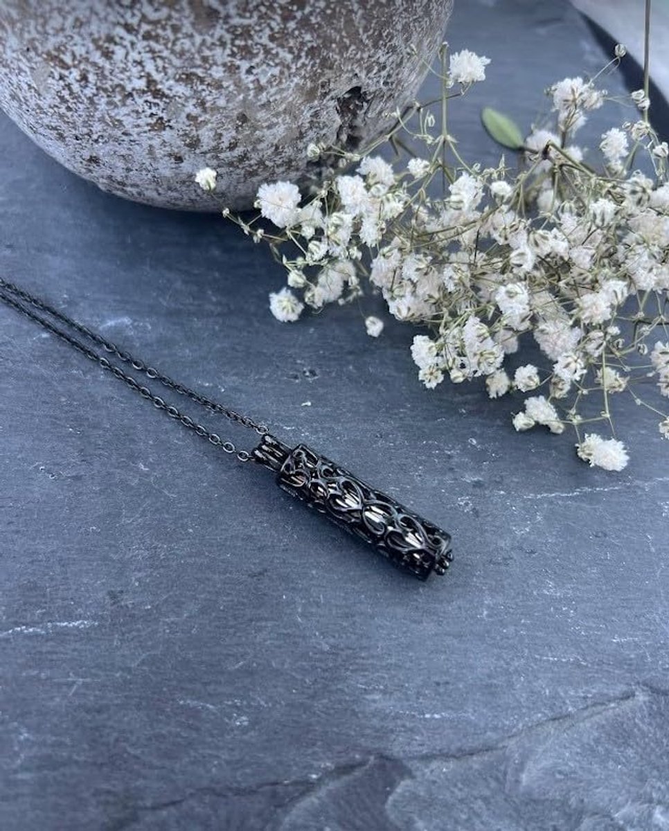 Ashanger - Ketting - Gedenksieraad - As - Haar - Parfum - Hoogwaardig Staal - Perfect Black - Inclusief As Vuller - Opbergzakje