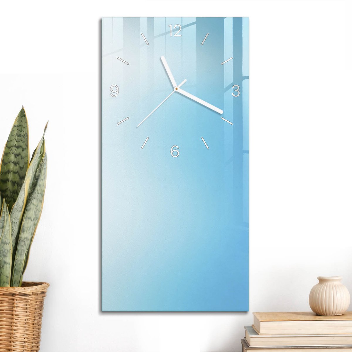 ArtPrintCave Blauw Glazen Klok - 30x60 cm - Rechthoekige Wandklok - Blauwe Gradiënt Wandklok Keuken - Abstractie Unieke Klok - Witte Klokwijzers