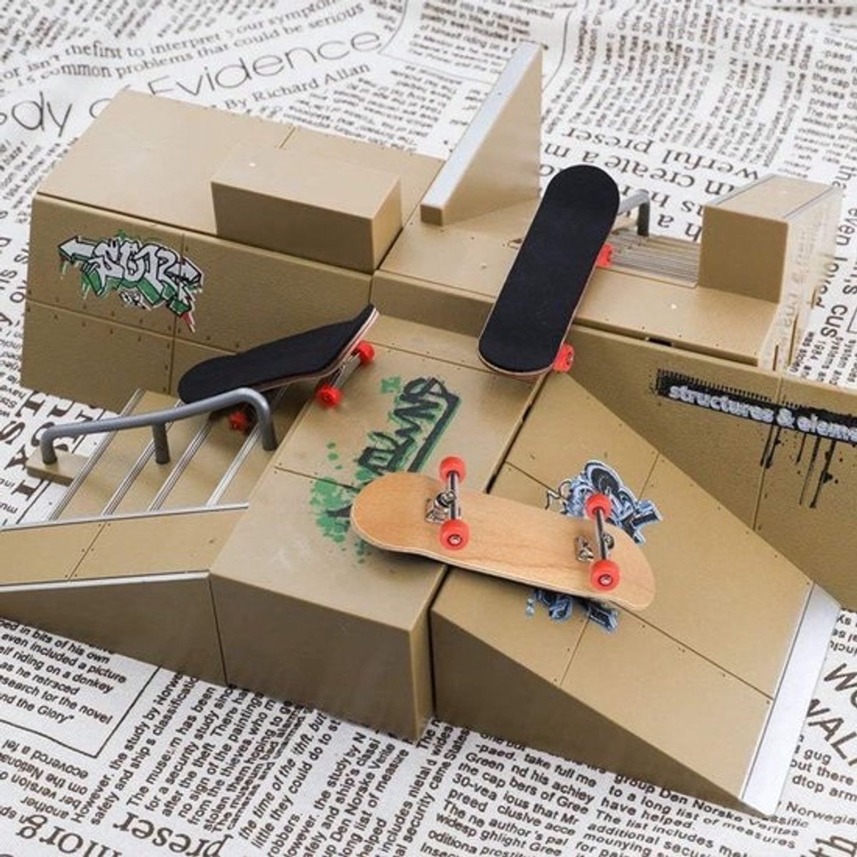Mini Vingerskateboard van Esdoornhout met Toetsenbord en Drukverminderingsbox voor Kinderen - compact en duurzaam