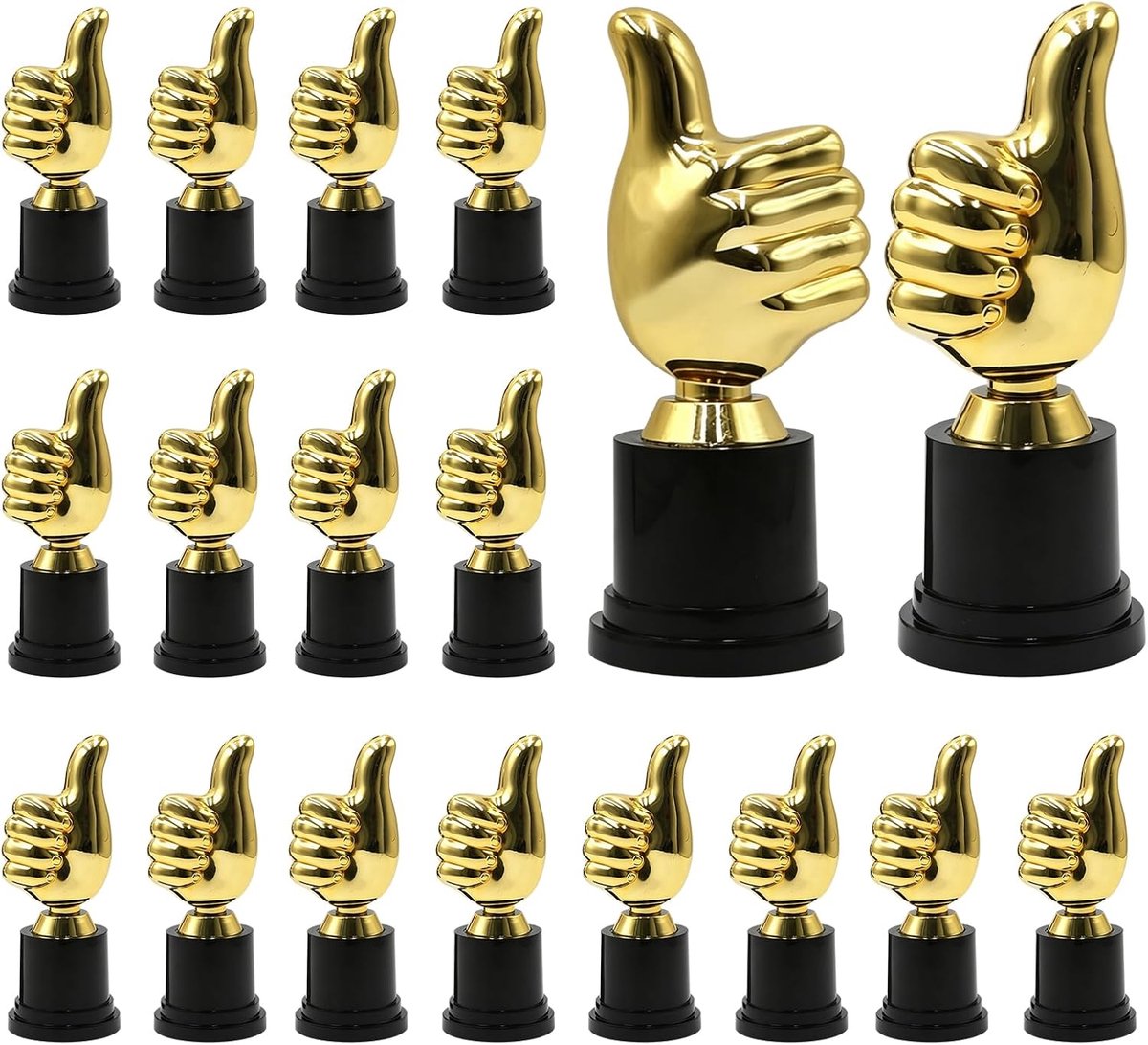 Trofeeën: 13 cm mini gouden trofeeën, kleine duim omhoog trofee van kunststof, mini vingersculptuur prijs voor sportfeest winnaar feest sport prijsuitreiking