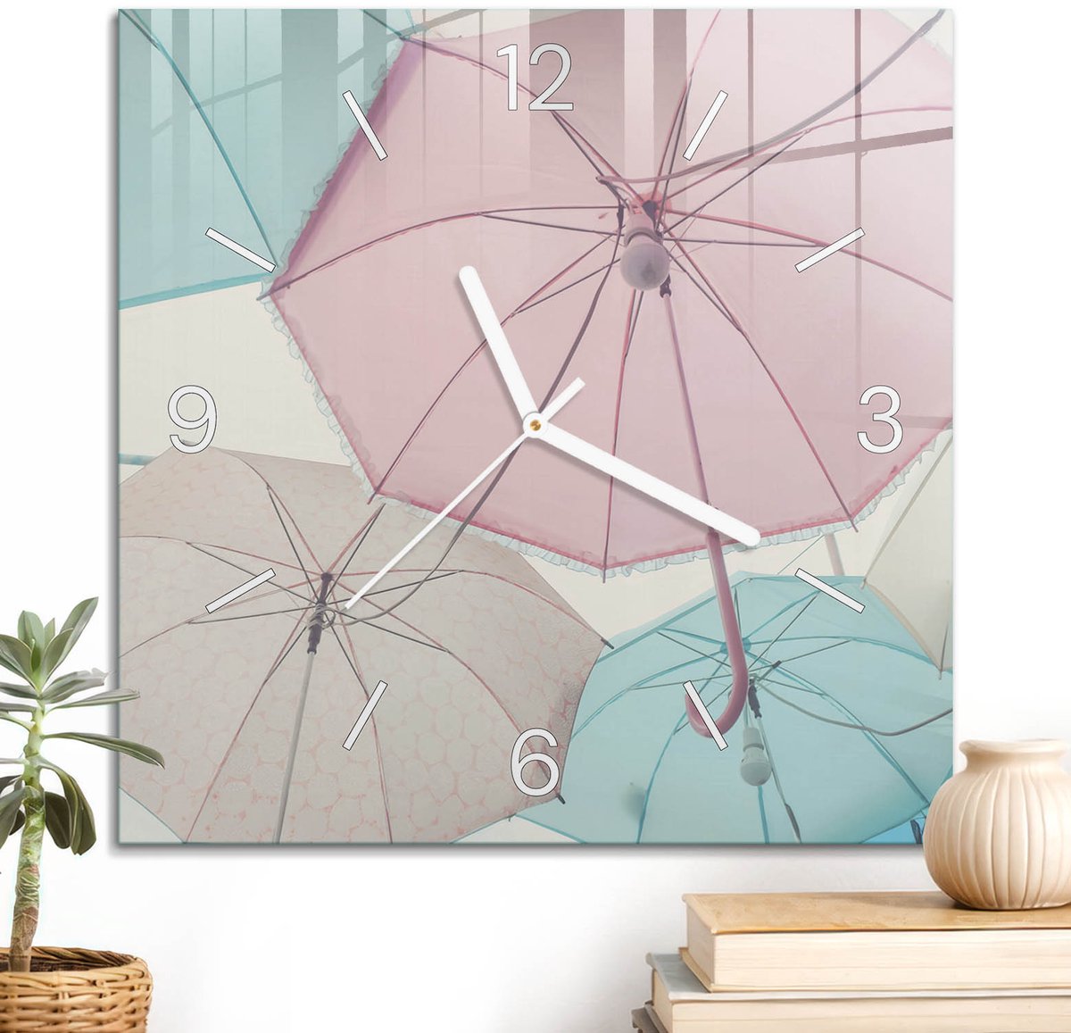 ArtPrintCave Roze Glazen Klok - 30x30 cm - Wandklok Vierkant - Pastelkleurige Paraplu'S Wandklok Keuken - Kunst Unieke Klok - Witte Klokwijzers
