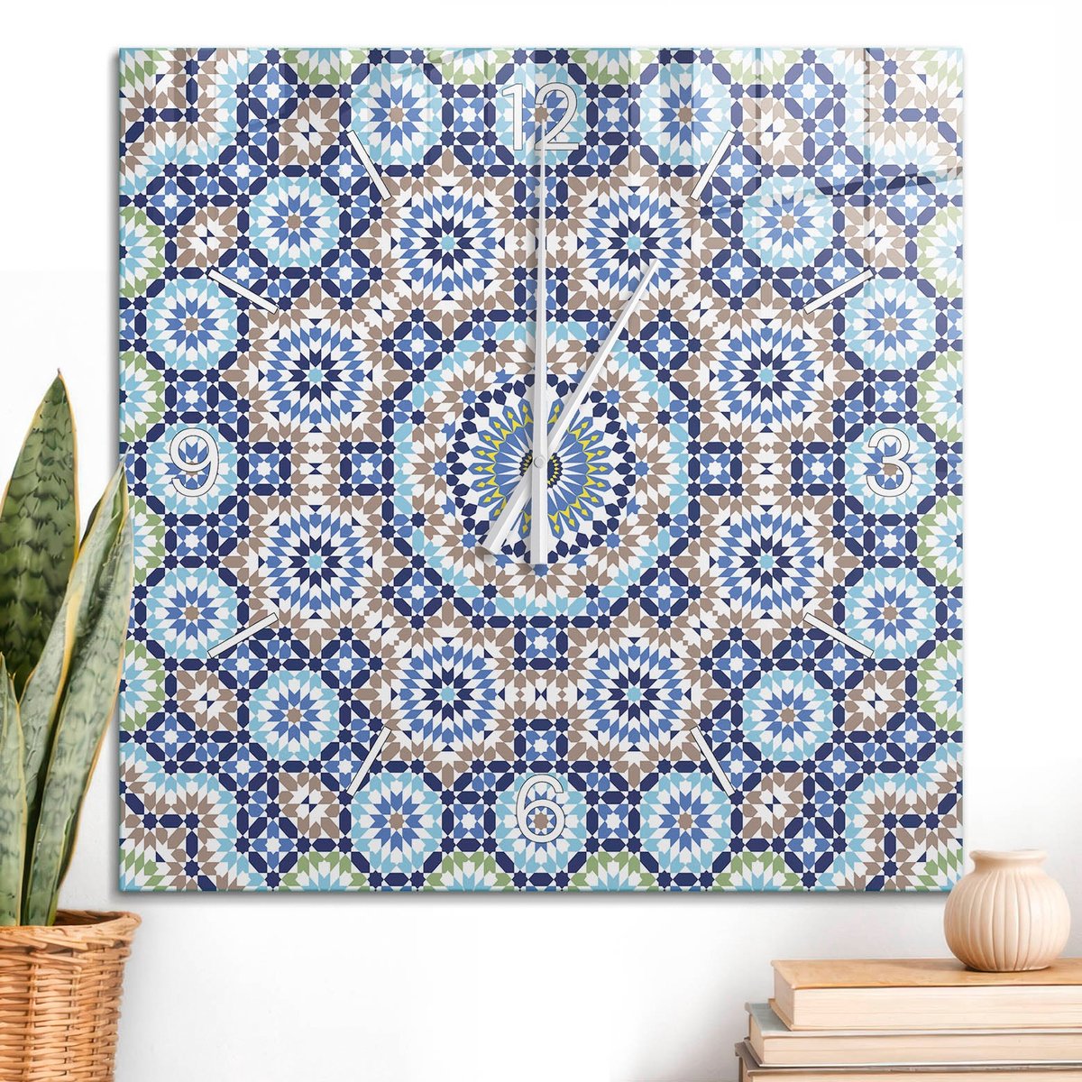 ArtPrintCave Blauw Glazen Klok - 60x60 cm - Wandklok Vierkant - Geometrisch Patroon Stille Wandklok - Geometrie Wandklok Keuken - Witte Klokwijzers