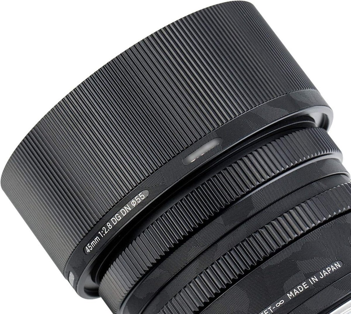 Anti-Scratch Lens Skin Sticker Wrap Cover voor 45mm f/2.8 DG DN Contemporary Lens - Beschermfilm, 3M Stickers en Zwart Decals voor Lensbescherming