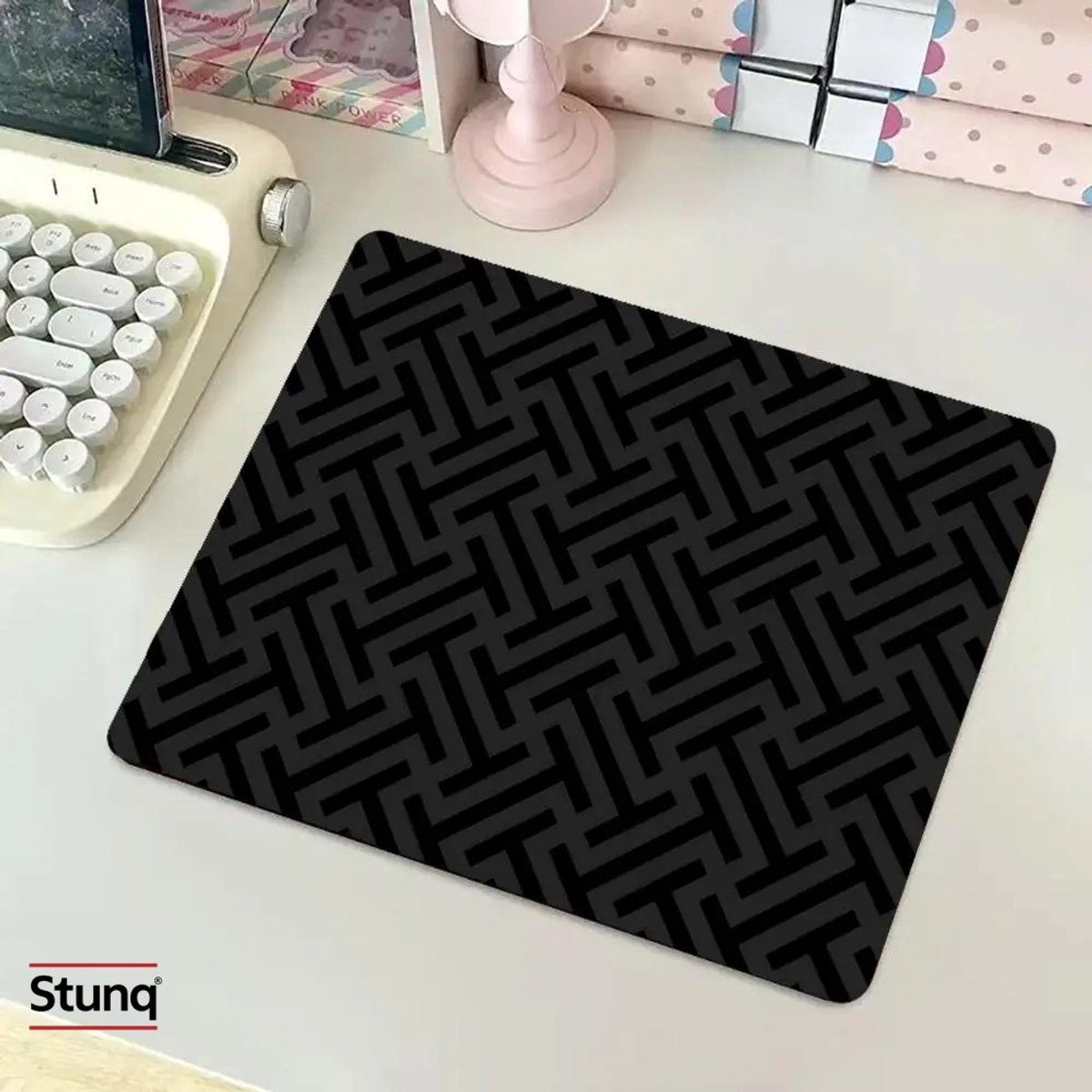 Stunq® Zwarte visgraat muismat - kleine gaming muismat met versterkte rand en antislip rubberen onderkant