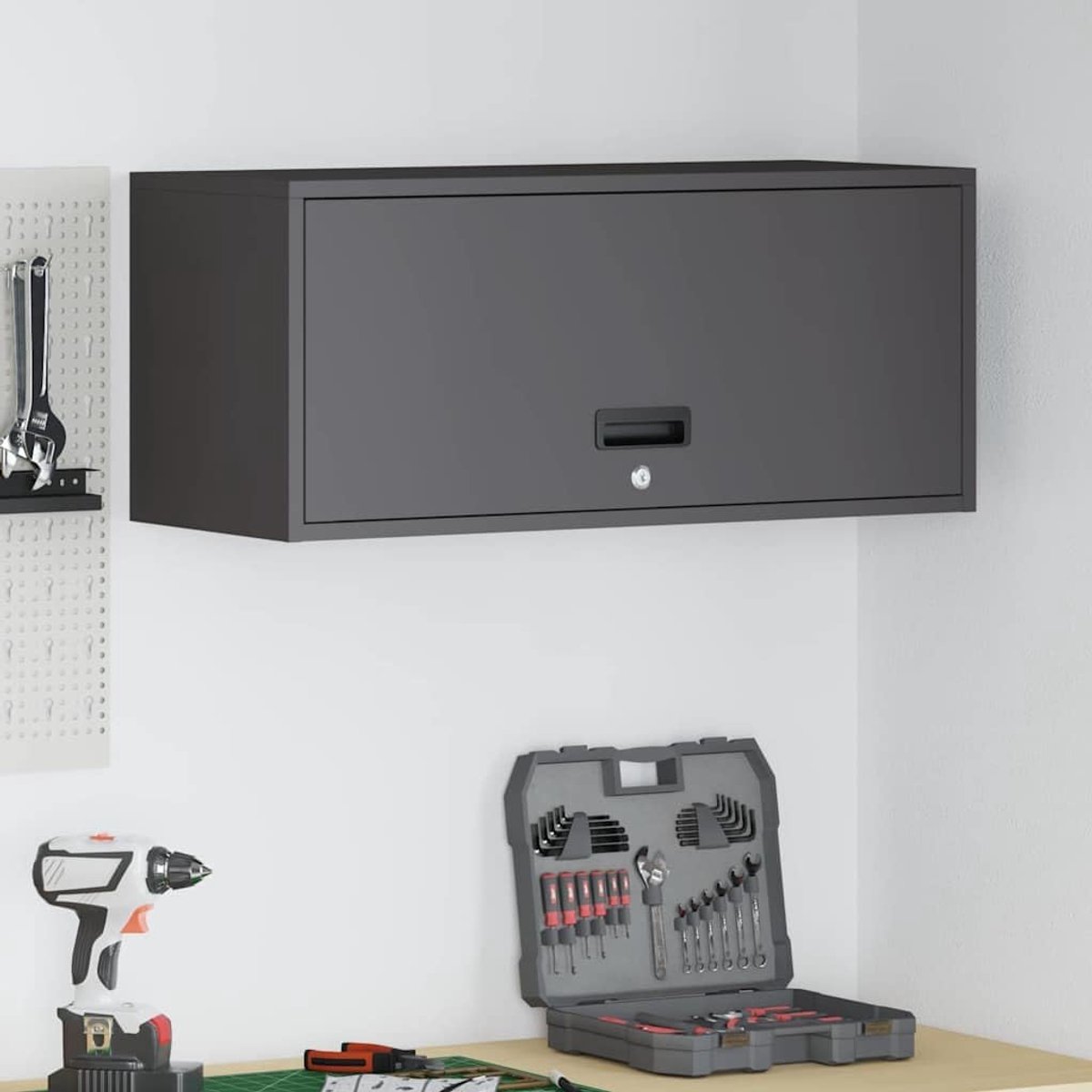 Wandkast voor garage en werkplaats, hangkast van gepoedercoat staal, metalen kast met slot, wandmontage, zwart, 80 x 33 x 35 cm