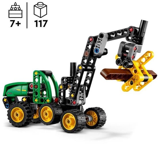 Groene en zwarte LEGO Technic John Deere 1470H houtoogstmachine met gele grijper die een bruine stam vasthoudt. Met 7+ en 117 stukjes.