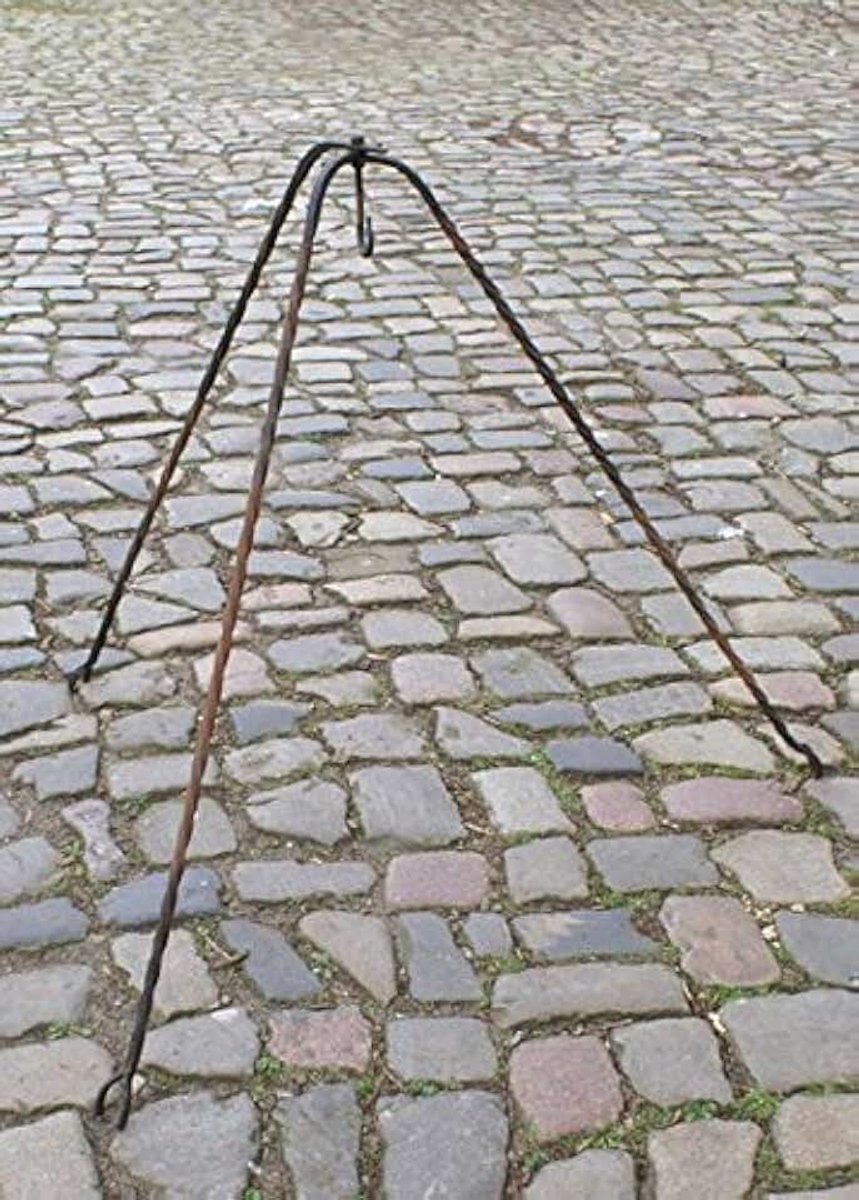 Aus Stahl, handgeschmiedet