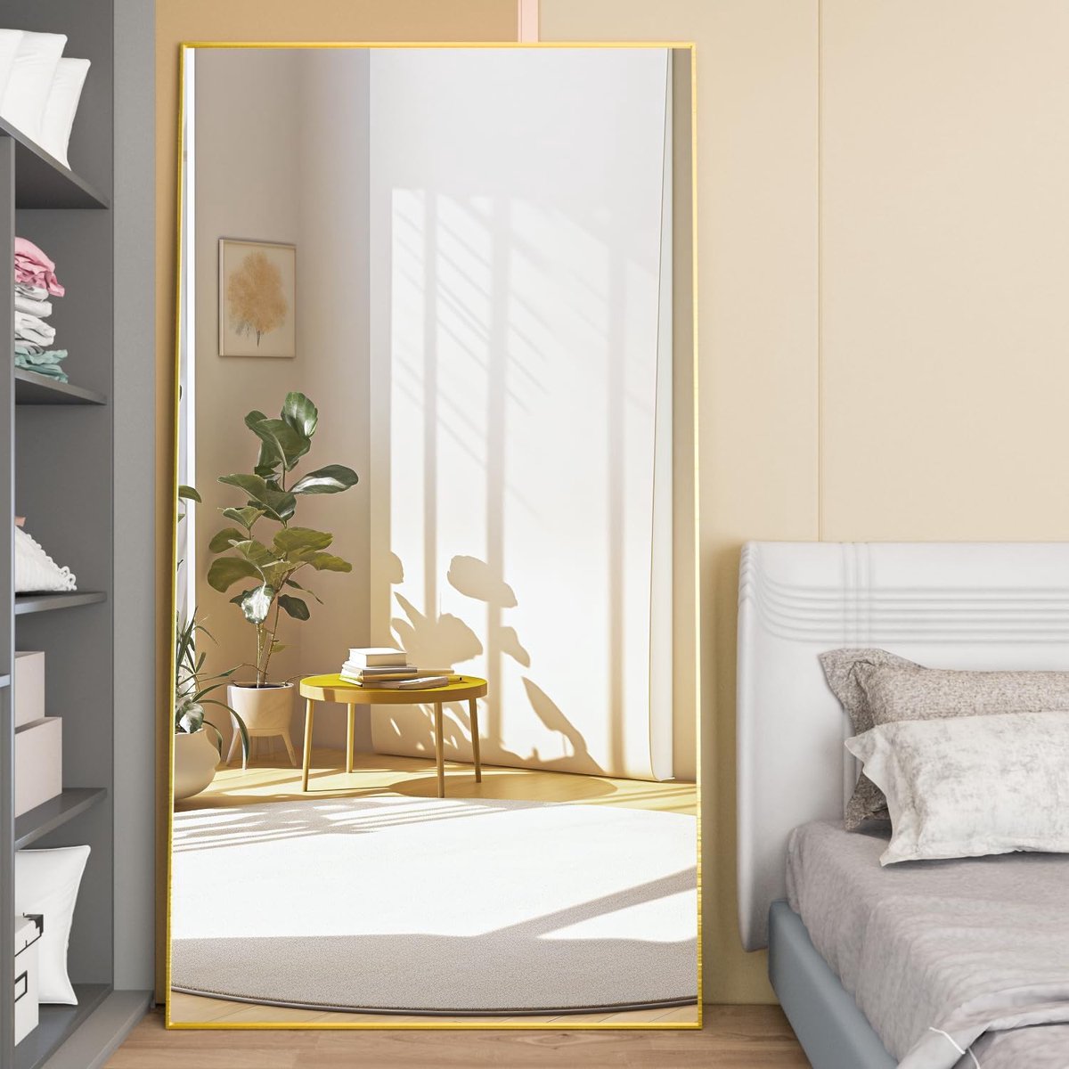 staande spiegel, 193 x 86 cm, spiegel voor tegen de muur van de slaapkamer, bekleding en aan de muur bevestigde dunne lijst, goud