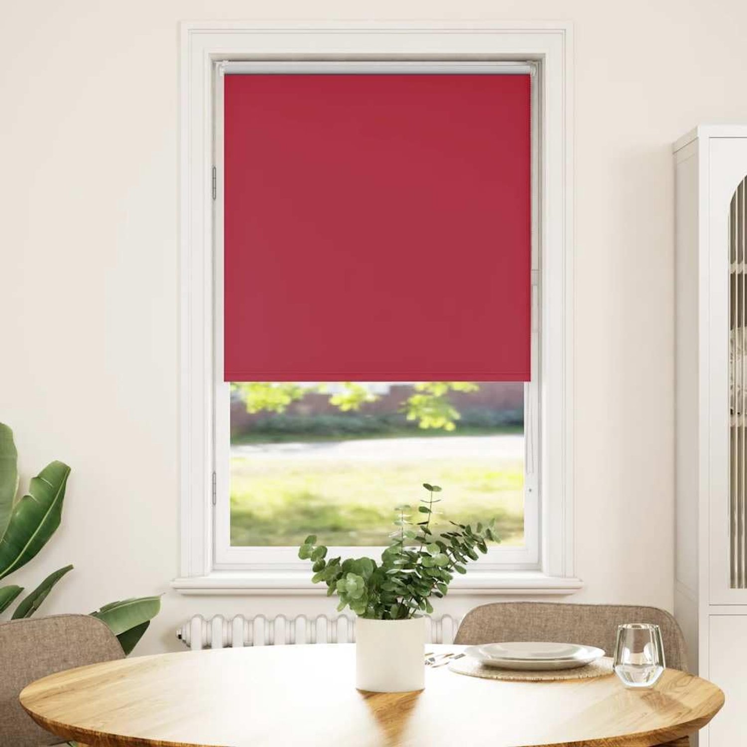 Verduisteringsrolgordijn van 100% polyester voor lichtcontrole en privacy, meerdere montagemethoden met schroeven of houders zonder boren, ideaal voor thuis en op kantoor