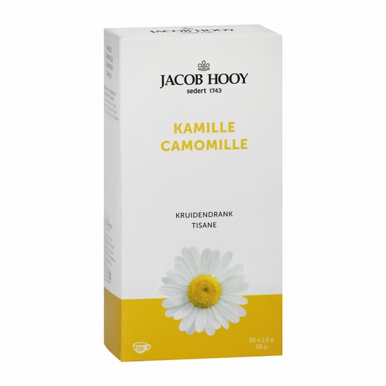 Jacob Hooy Kamille Camomille thee verpakking met kamillebloem en tekst.
