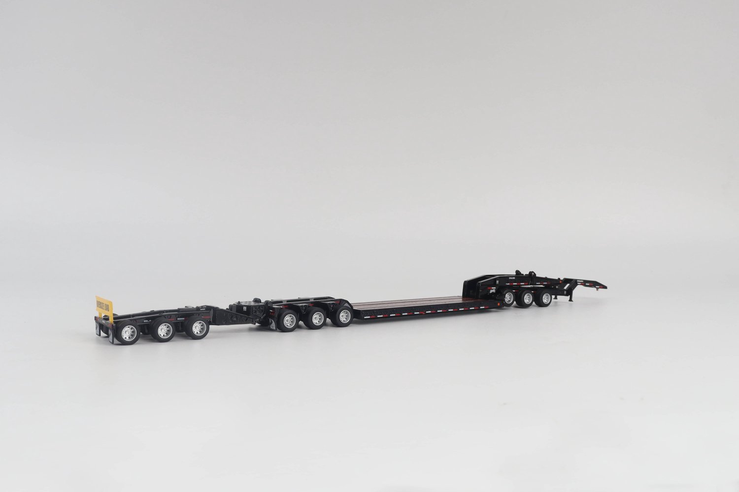 Trail King TK 170 Zwanenhals oplegger met Jeep & Booster - Diecast Masters - 1:64 - Transportseries