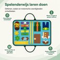 Activiteitenbord met ritsen, knopen, gespen en veters voor het ontwikkelen van de fijne motoriek en coördinatie.
