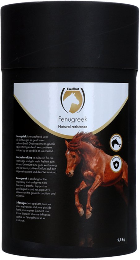 Zwarte container met paard, tekst "Fenugreek Natural resistance" in het wit. 2,5 kg.