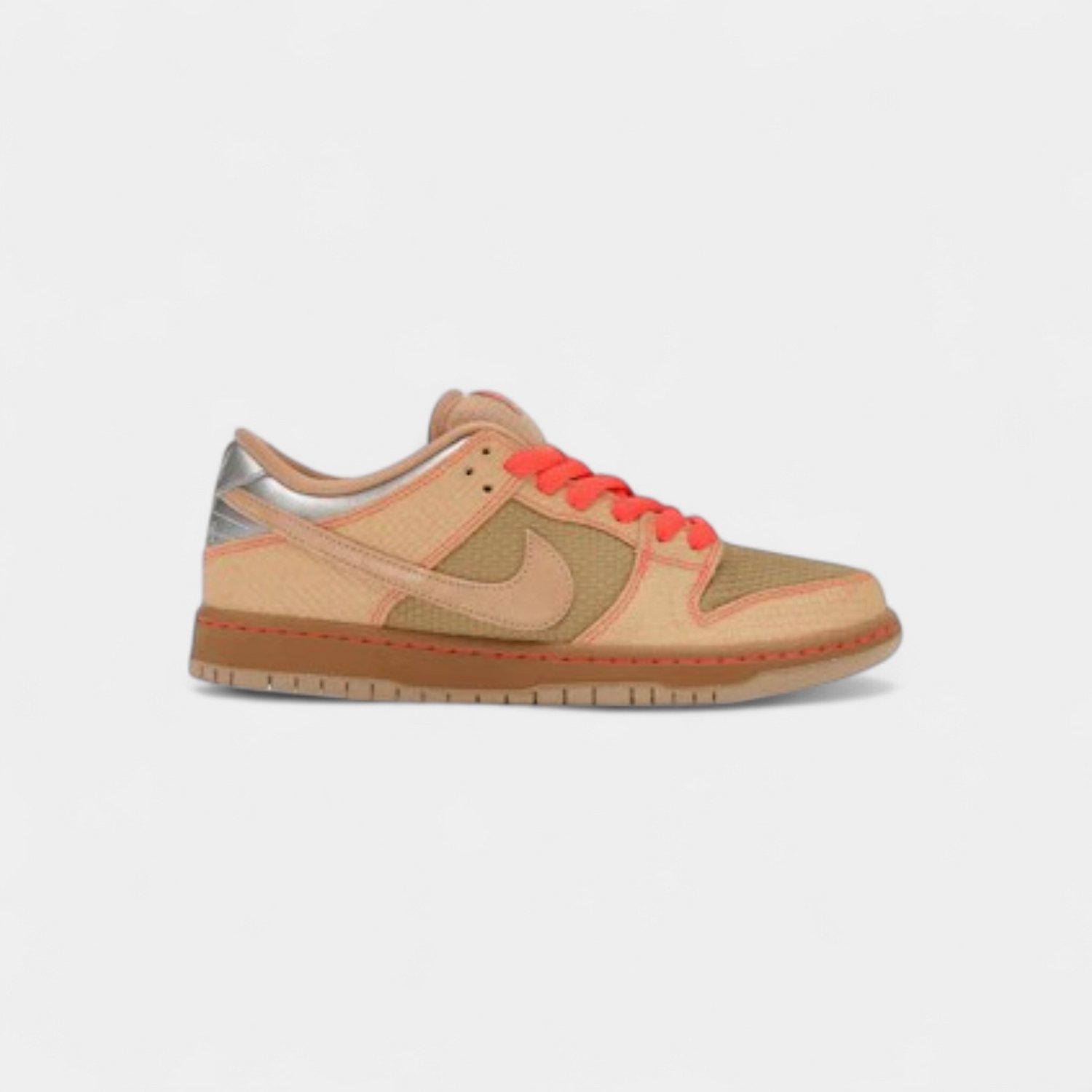 Nike SB Dunk Low Pro Som Tum Wit