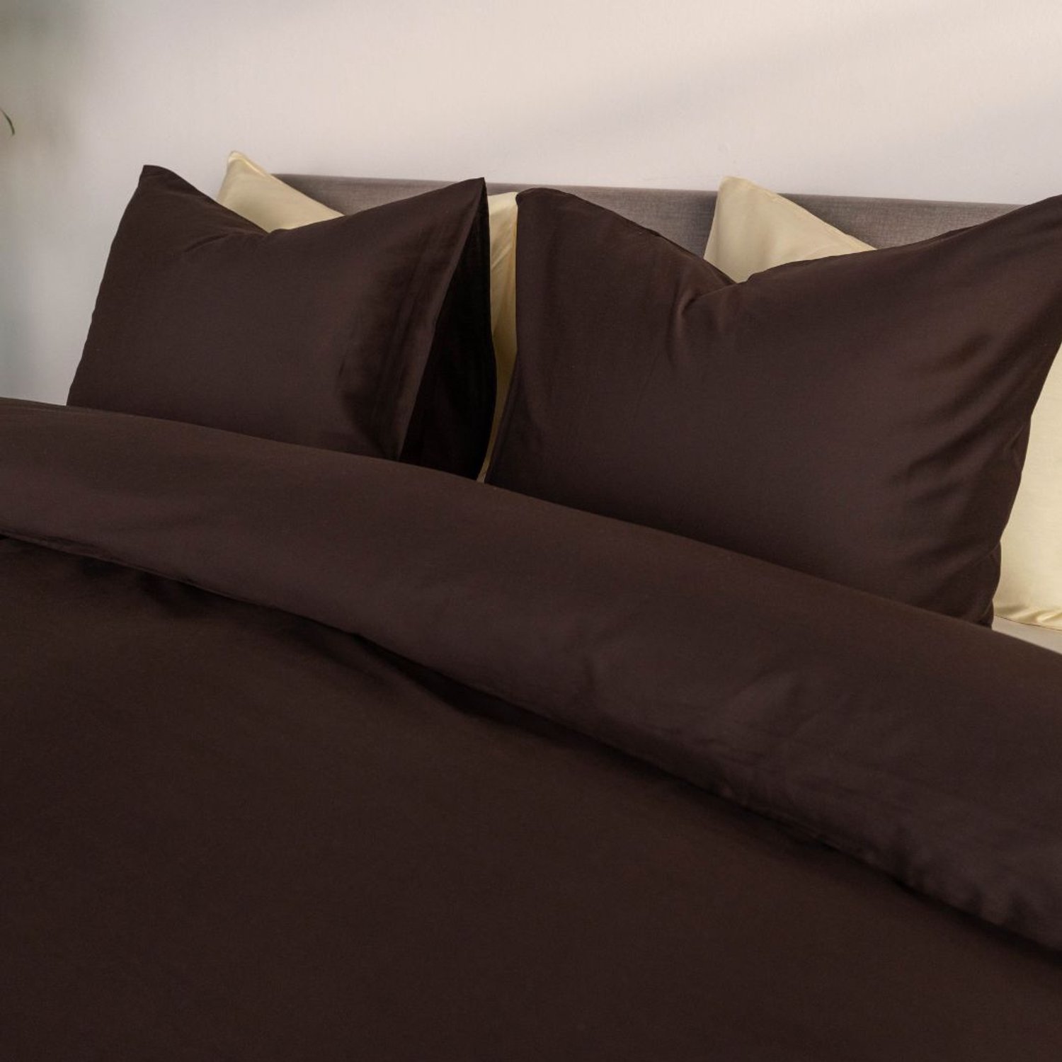 kayori Saya Dekbedovertrek Katoensatijn Chocolate - 240x200-220 +2 slopen - Lits-jumeaux- Chocolade