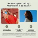 Vrouw die sport, met infografiek over gps, hoogteregistratie en automatische activiteitenregistratie.