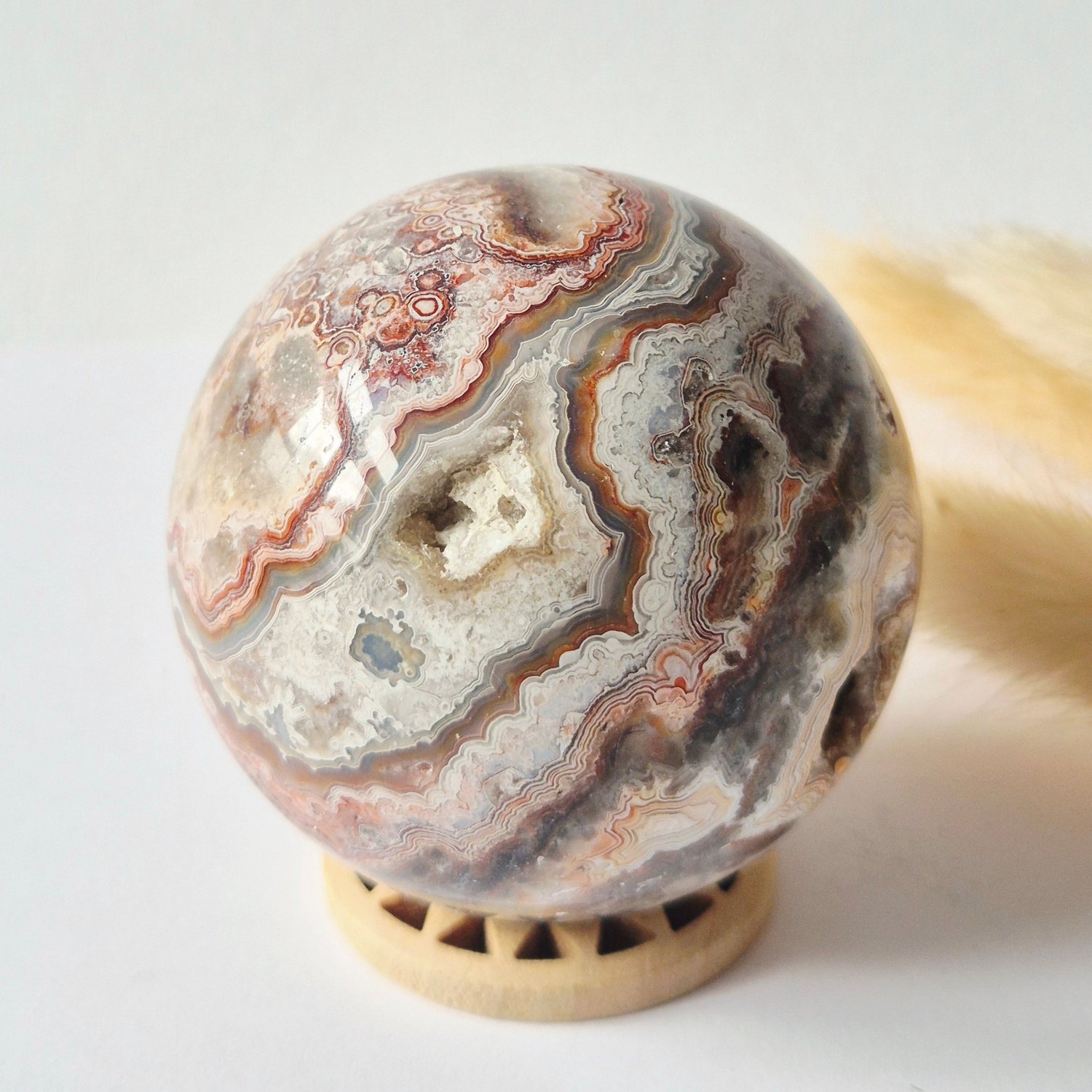 Moonlight Gemstones Kristallen Edelsteen Bol Druzy Crazy Mexican Agate sphere 57mm 189g Meerkleurig