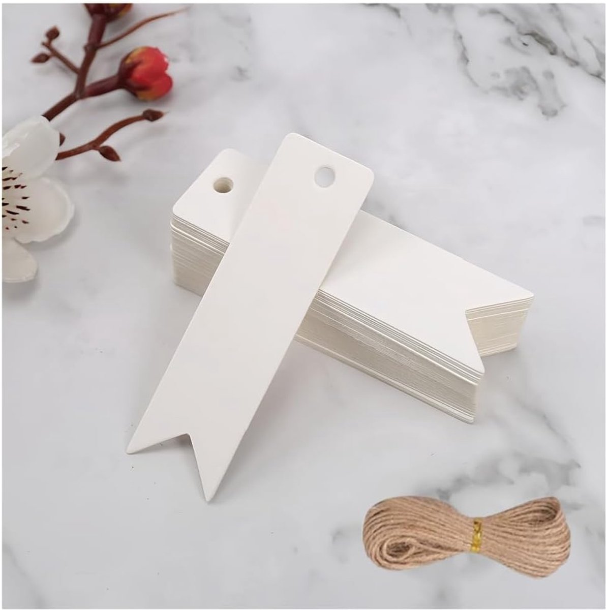 SnelShoppen - Cadeauhangers Kraftpapier met Jute Koord - 50 Stuks - 2x7 cm - Wit - Ideaal voor Bruiloft, Feest, Kerst, Verjaardag, Pasen
