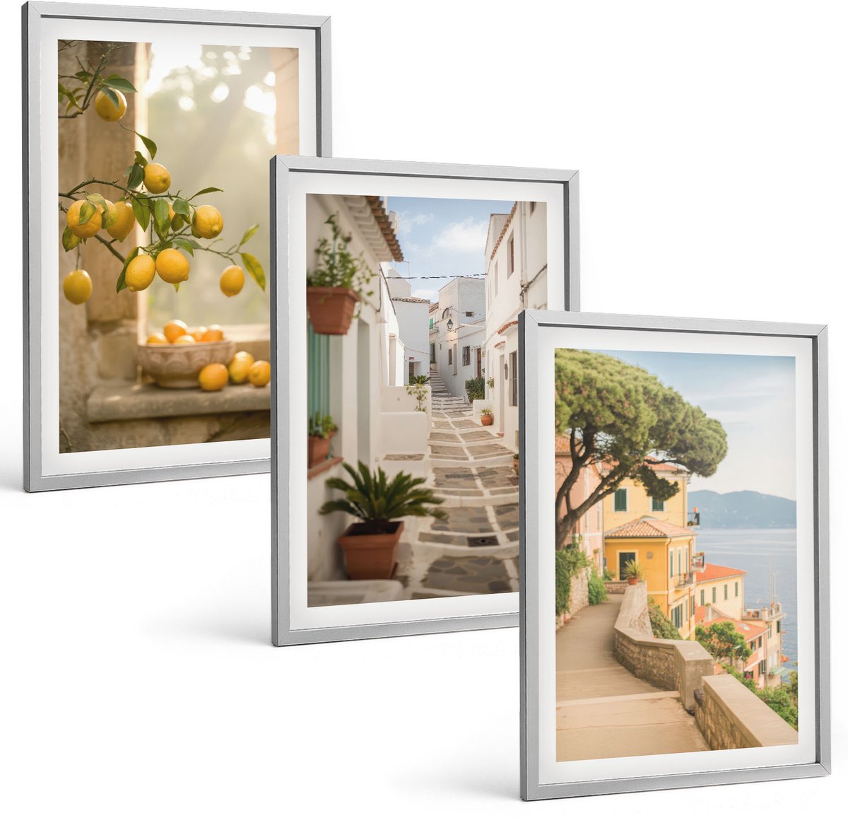 Coloray 3-Delige Schilderij Set - Uitzicht Op Citrusbomen Vanuit Het Raam En Architectuur Aan Zee. - 40 x 60 cm - Decoratieve Schilderijen - Wanddecoratie - Hal - Muurdecoratie