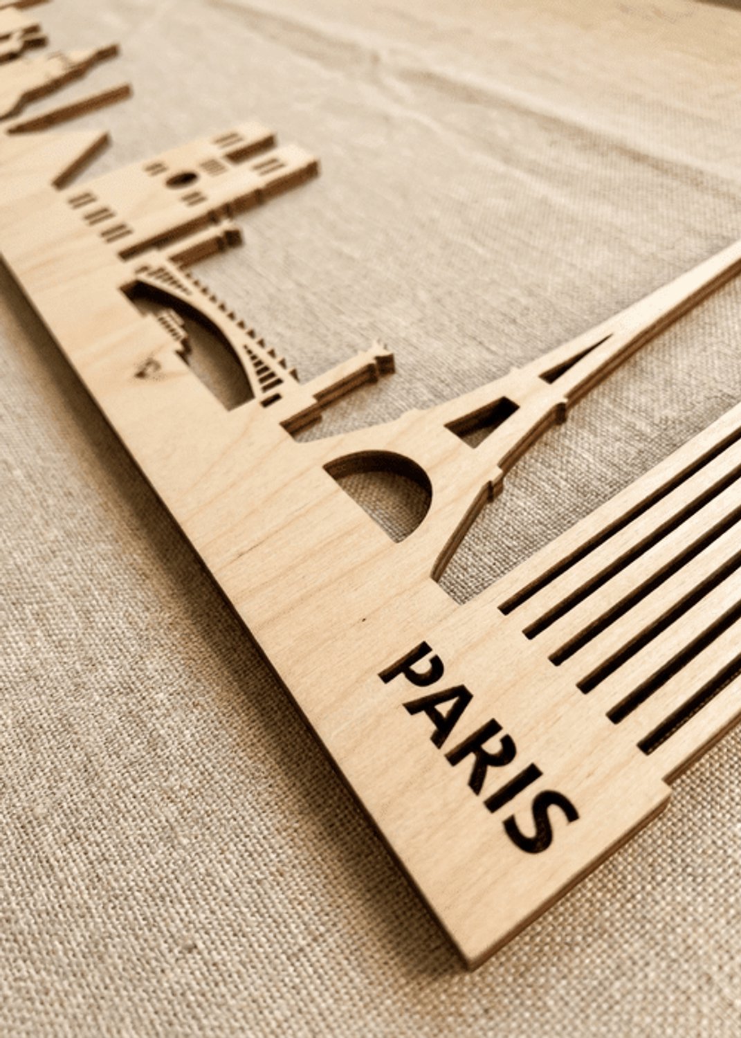Houten Skyline Parijs | Wanddecoratie voor aan de muur | Berken | 70 x 14 cm