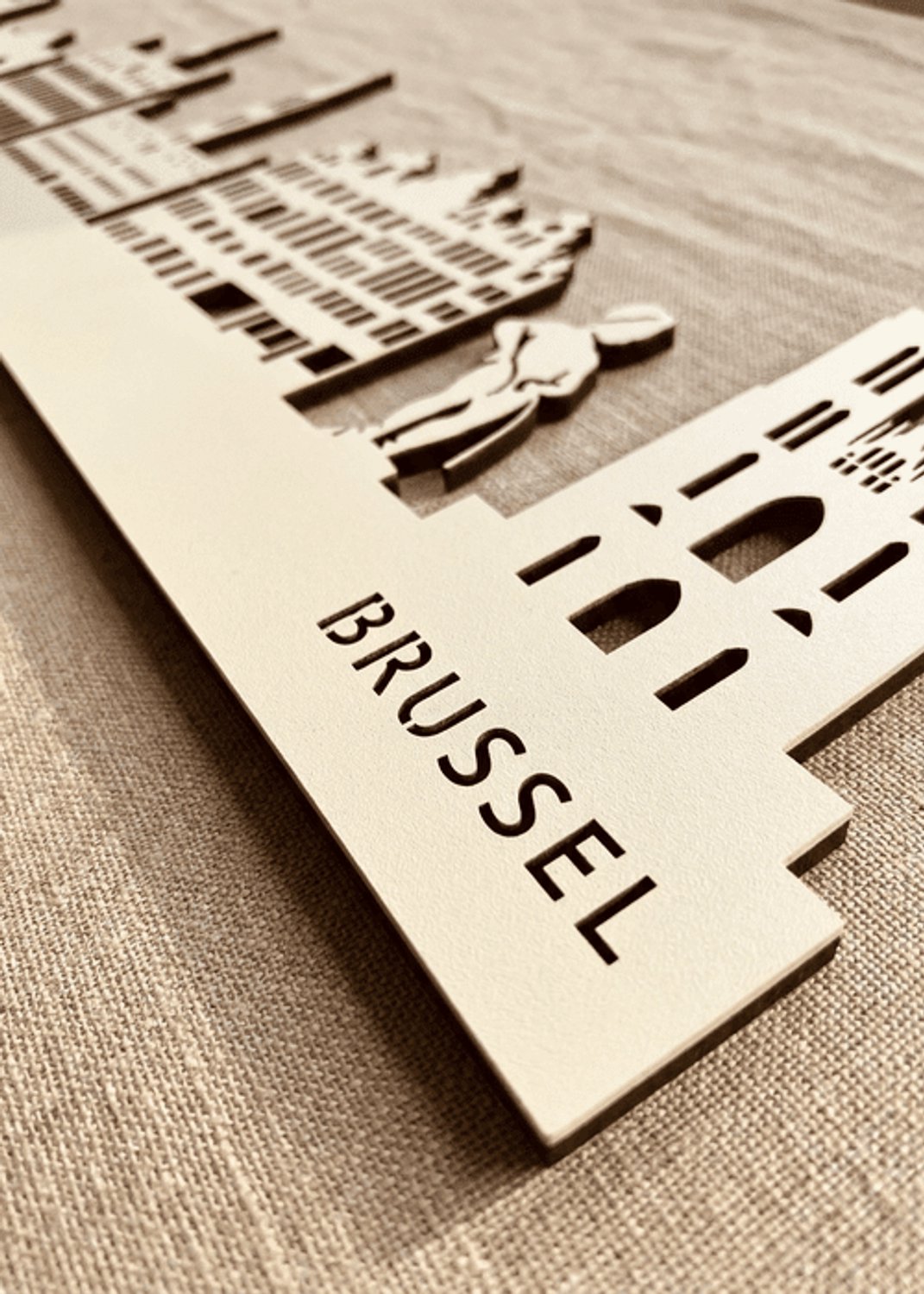Houten Skyline Brussel | Wanddecoratie voor aan de muur | Wit MDF | 100 x 20 cm