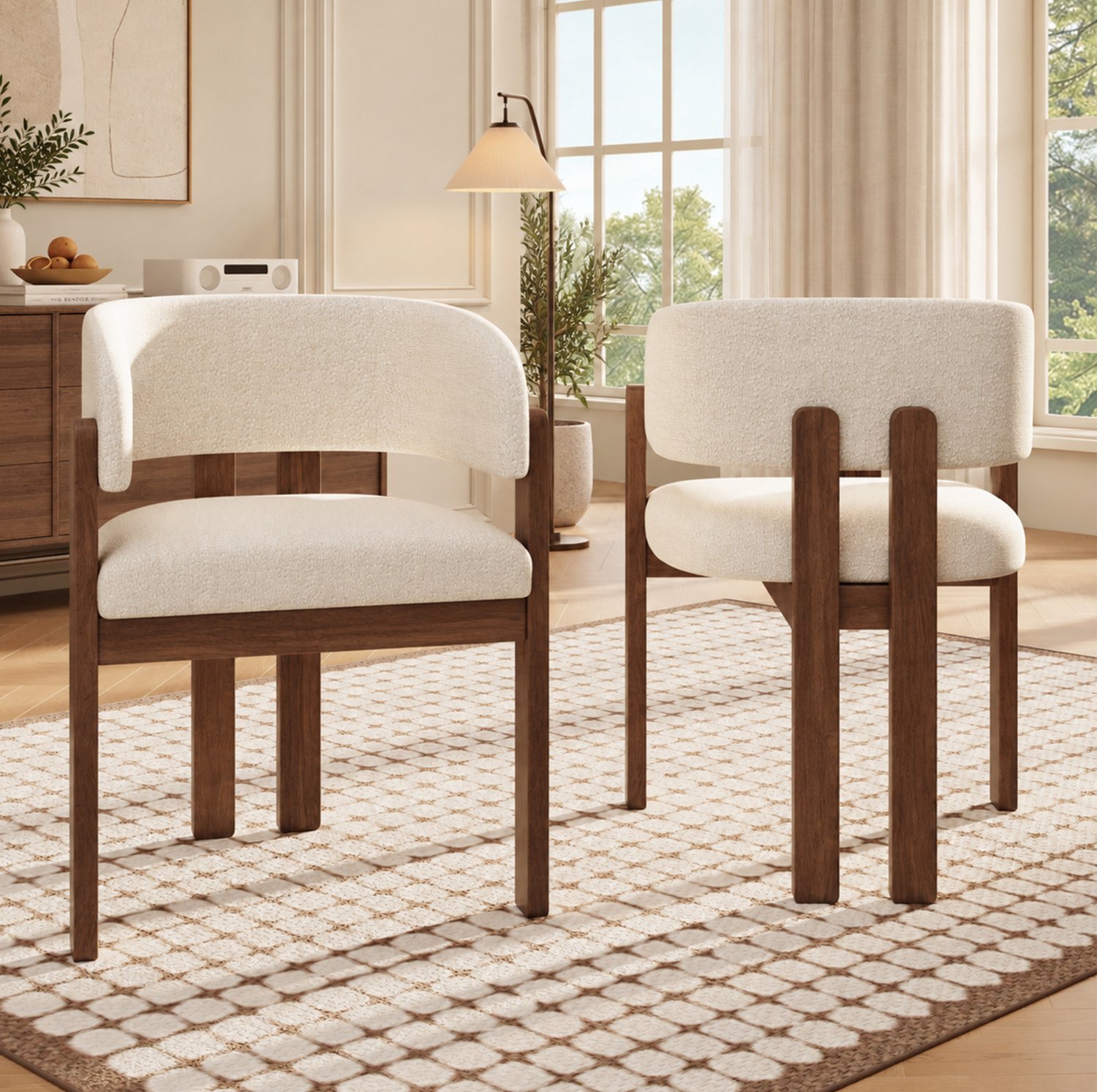 HAUSS SPOLE Eetkamerstoelen - Set van 2 - Met Armleuningen en Bouclé Bekleding - Voor Eetkamer en Woonkamer - Hout - Walnootkleur en Beige Walnootkleurig en beige