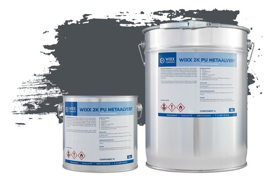 Twee zilverkleurige Wixx 2K PU Metaalverf blikken van 2L en 8L met blauwe labels.