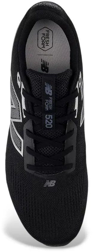 Zwarte New Balance 520 sportschoen met veters en witte 'N' logo.
