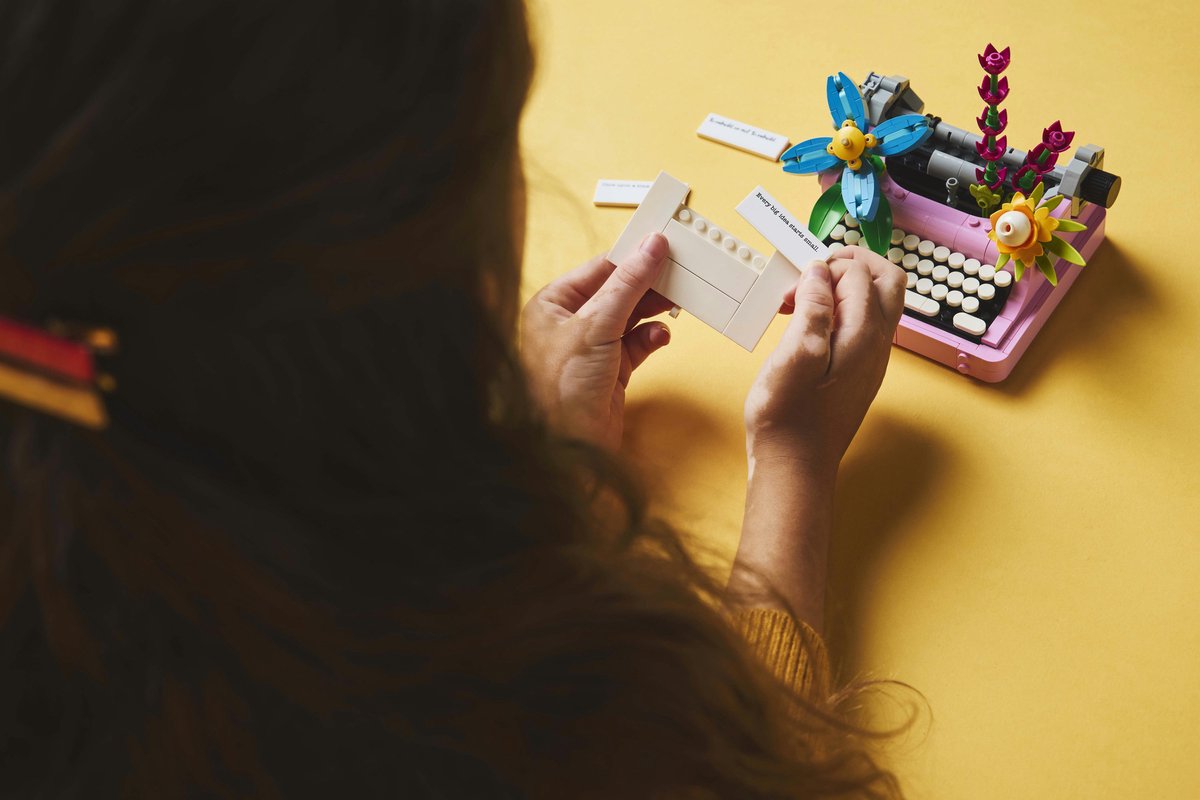 LEGO Creator 3in1 Typemachine met bloemen, Keytar en bloempot Speelgoed voor Kinderen 31169 — afbeelding 7