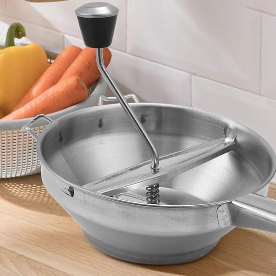 Deze roestvrijstalen keukenmachine wordt geleverd met drie maalschijven, een handmatige maalschijf en een opzetstuk voor het maken van puree. — afbeelding 3