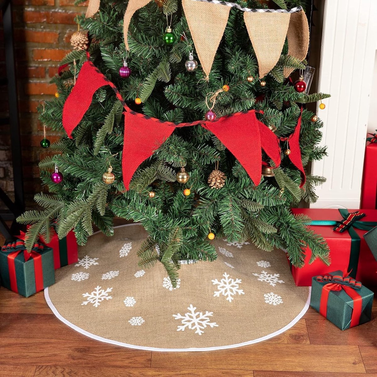 Kerstboomrok met Witte Sneeuwvlokkenprint van Jute voor Kerstdecoratie (36 inch) - Perfecte Versiering voor de Feestdagen, Kerstboomaccessoires en Sfeervolle Decoratie