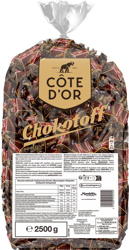 Zak vol met Côte d'Or Chokotoff chocolades, verpakt in bruine wikkels met gouden tekst en logo, weegt 2500g. Voedingswaarde per 100g zichtbaar.