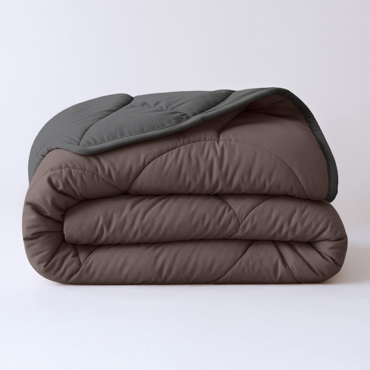 Dekbed-Discounter - Sleeptime Dekbed Zonder Overtrek 200 x 200 cm - Inclusief 2 kussenslopen - Wasbaar op 40 graden - Verkoelend dekbed - Bruin/Antraciet