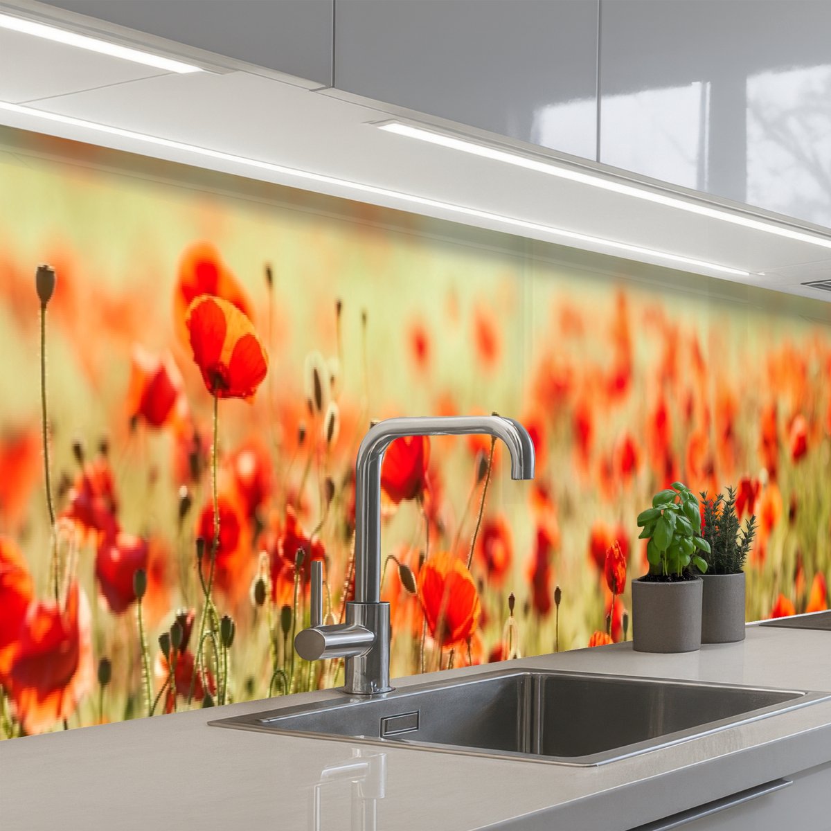 Keuken achterwand 350x60 cm - Spatscherm zelfklevend Klaprozen - Bloemen - Rood - Bloemenveld - Muurbeschermer - Spatwand fornuis