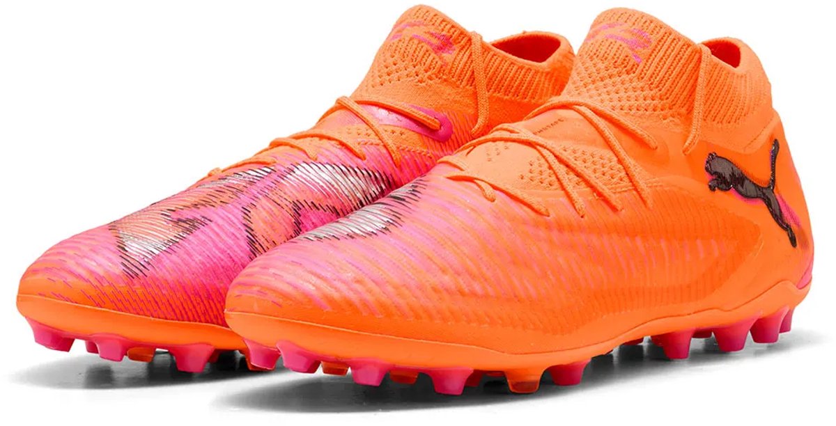 Puma Future 8 Ultimate Mg voetbalschoenen in feloranje met roze accenten, maat EU 42, ontworpen voor optimale pasvorm en c...