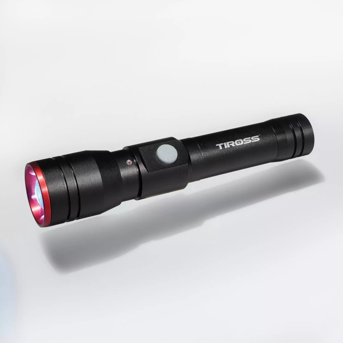 TIROSS Professionele oplaadbare led zaklamp 600 lumen, spatwaterdicht IPX4 met zoom en powerbankfunctie