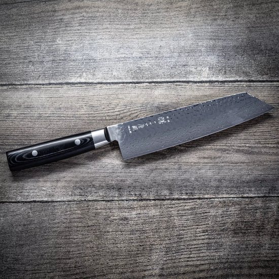 Couteau de chef Yaxell Zen Kiritsuke – 20 cm Acier VG10, 37 couches Damas, Lame martelée