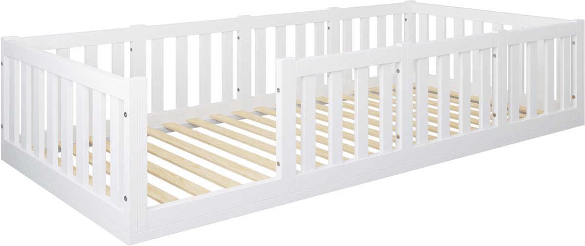 Lilli Furniture - Montessori vloerbed - kinderbed Luna wit - Hout - incl. gratis deurtje - incl. lattenbodem