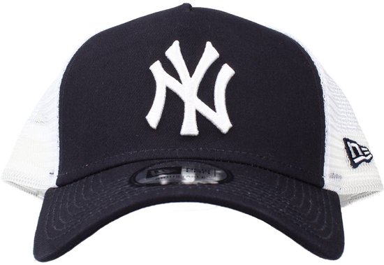 Casquette noire avec logo 'NY' blanc sur le devant, côtés en mesh blanc et visière.