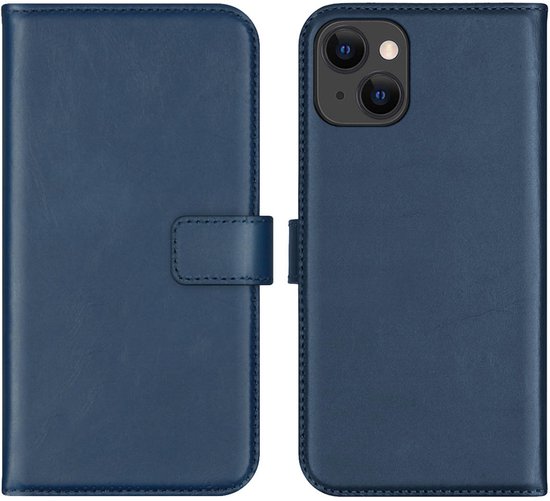 Étui portefeuille bleu en cuir avec un côté fermé et un côté ouvert.