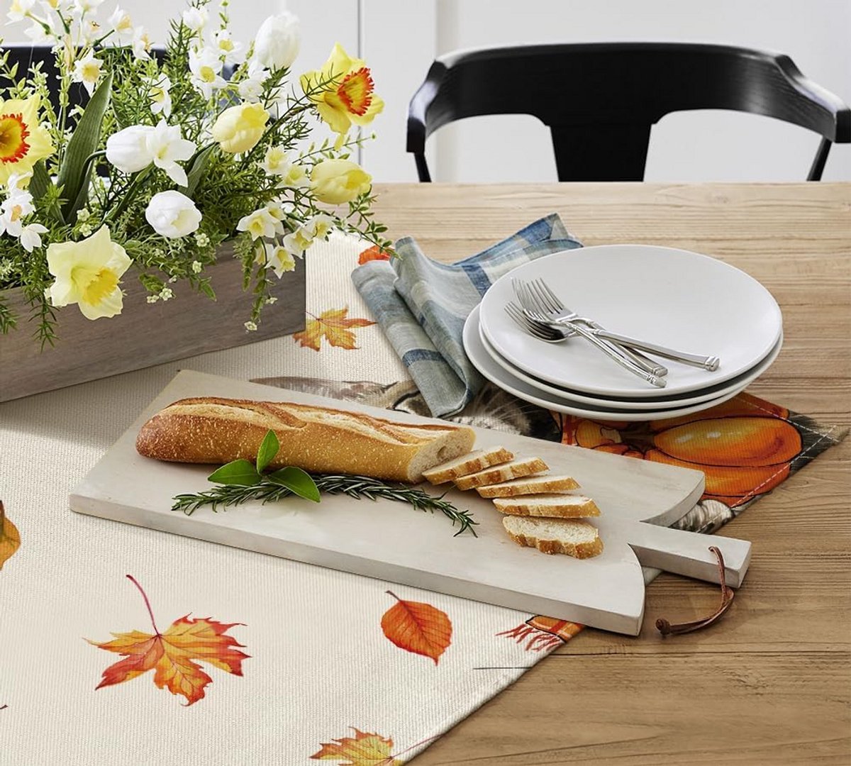 Tafelkleed met esdoornbladeren en pompoenen - Herfst Tafellinnen 85 x 85 cm