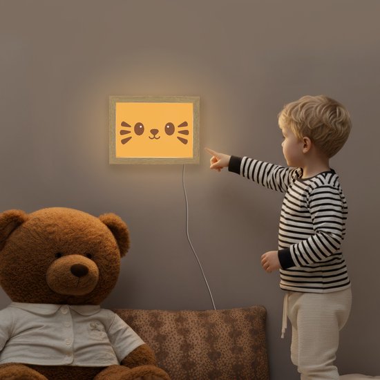 Nachtlampje 20x15 cm - Kinder lampje - Kat - Simplistisch - Oranje - Vrolijk - Tafellamp kinderkamer - Slaapkamer lamp - Bedlamp kinderen - Kinderlampje stopcontact - Wandlamp babykamer - Nachtlampjes van Merkloos — afbeelding 5